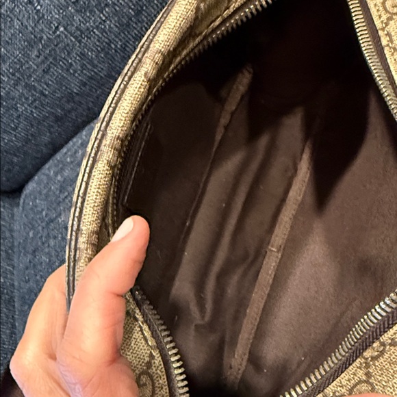 Gucci Supreme Camera Crossbody Bag - Picture 11 of 15